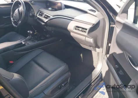 2021 Lexus Ux z USA, uszkodzony, nr VIN JTHP3JBH3M2032884